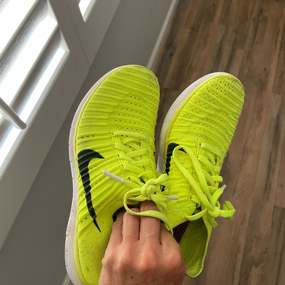 2 pair Nike size 7.5 women’s Free RN Flyknit - Picture 4 of 13